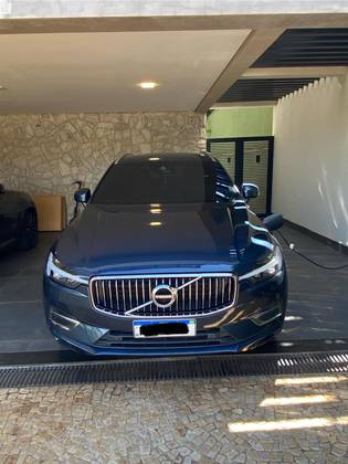 VOLVO XC60 2.0 T8 HYBRID MOMENTUM AWD GEARTRONIC